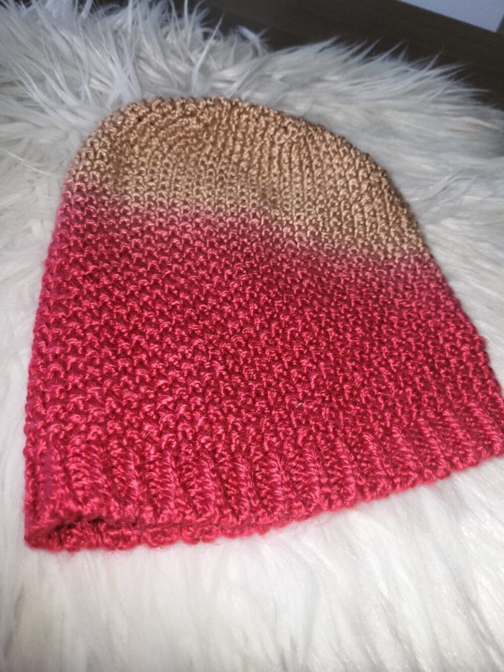 BCBGeneration beanie knit womens hat crochet color ombre pink beige One size
